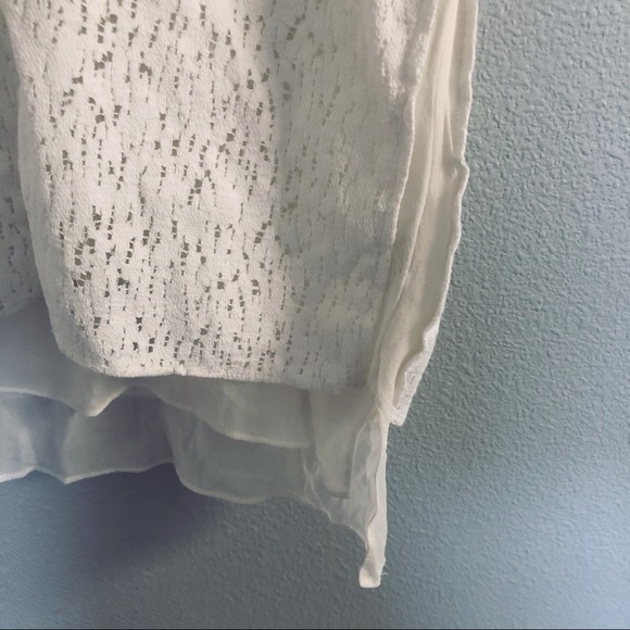 Vince Women's White V-neck Lace Tank - Picture 8 of 9